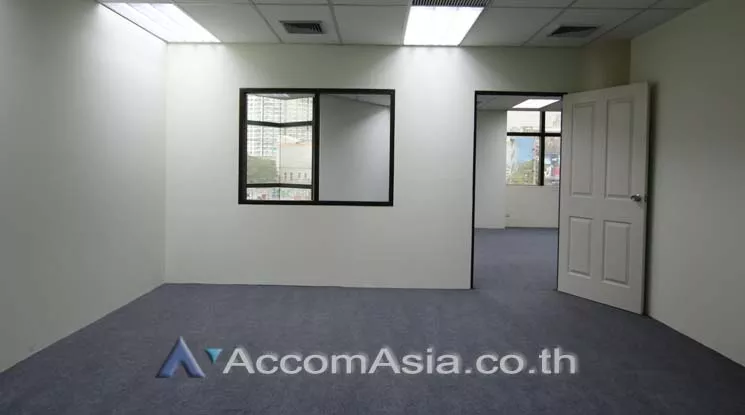 10  Office Space For Rent in Phaholyothin ,Bangkok MRT Phahon Yothin at Viwatchai Building AA14243